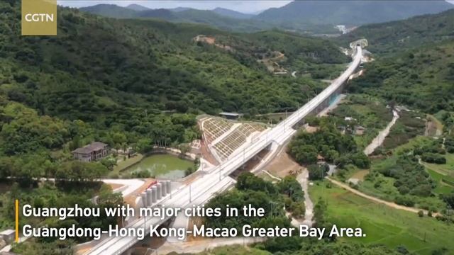 Tunnel construction completed on Guangzhou-Shantou high-speed rail смотреть онлайн