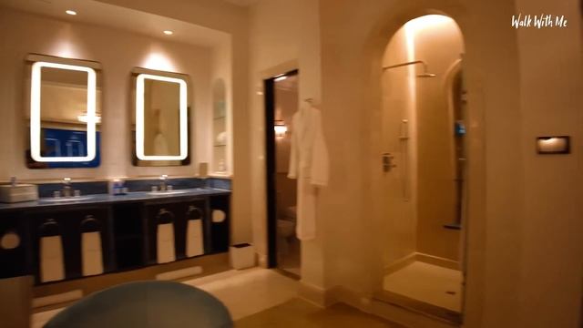 I Stay At Atlantis, The Palm In Dubai смотреть онлайн