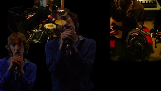 ‘Cars Hiss By My Window’ - The Doors смотреть онлайн