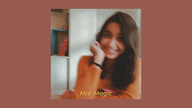 strawberry guy's ~ Mrs Magic, but she's sitting right in front of you in a cafe смотреть онлайн