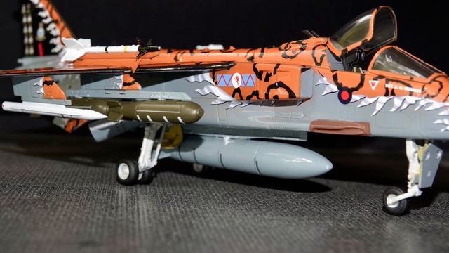 Airfix 1/48 Sepecat Jaguar GR.3A with model Alliance retirement scheme spotty Jag built model kit смотреть онлайн