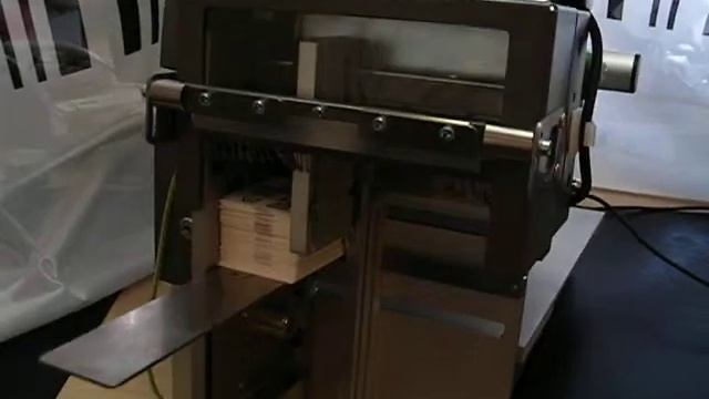 Štampač tekstila sa sekačem смотреть онлайн