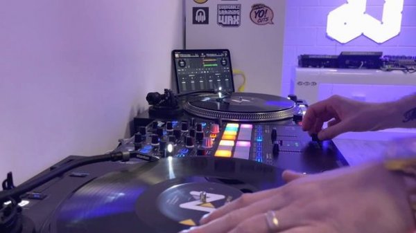 Algoriddim Djay DVS with an iPad