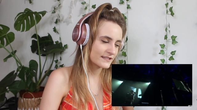Basic White Girl Reacts To Linkin Park - Rolling In The Deep (iTunes Festival 2011) смотреть онлайн