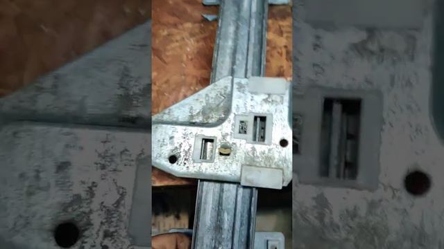 How To Fix Window Regulator - Pontiac Grand Prix 97-03 смотреть онлайн