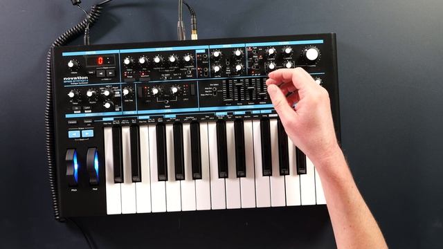 How to make SYNTH BASS: a beginner's guide to analogue-style synthesiser programming смотреть онлайн