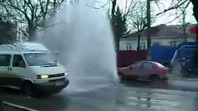 Фонтан на Брянских дорогах бесплатная автомойка !!!! .AVI смотреть онлайн