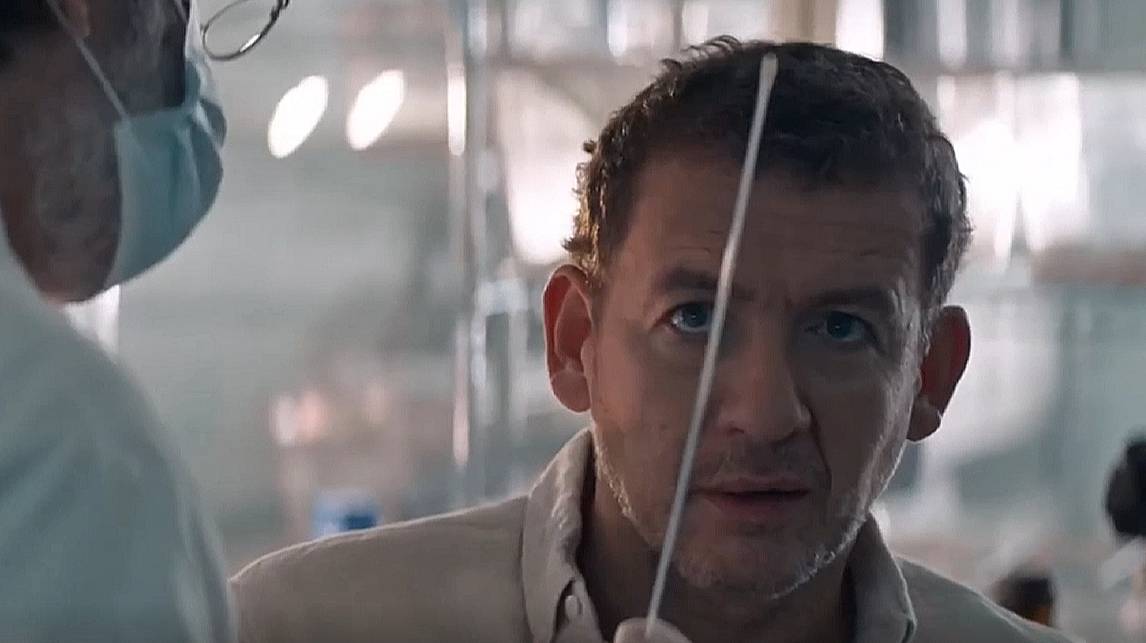 Застрявшие вместе (2021). Обзор и пара киноляпов смотреть онлайн