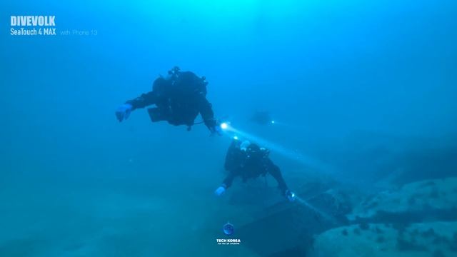 DIVEVOLK housing wide angle video with GUE CCR divers (iPhone 13) смотреть онлайн