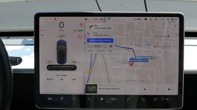 Oggi vi faccio vedere una Programma della Tesla Model 3 si chiama Navigate con Autopilot. смотреть онлайн