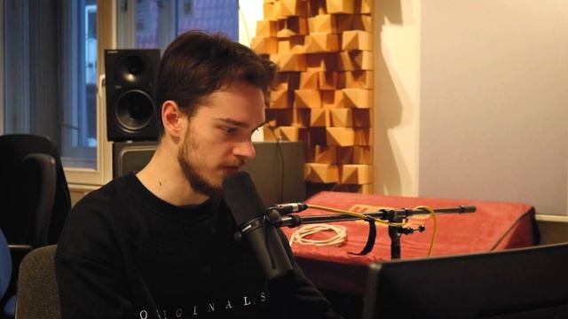 I made a FUTURE HOUSE banger with APPLE'S system sounds in FL STUDIO смотреть онлайн