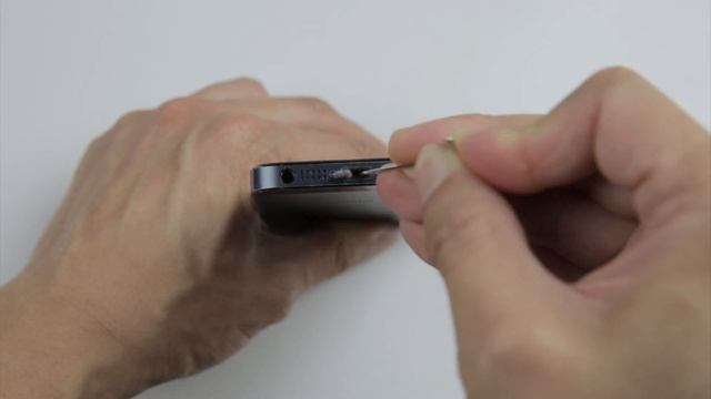 iPhone Wont Charge Fix: Lightning Lint | BeatTheBush смотреть онлайн