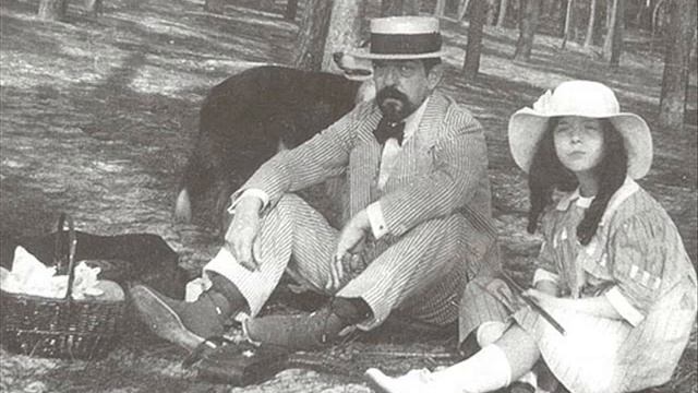 Debussy - "Cloches à travers les feuilles" - A Comparison смотреть онлайн