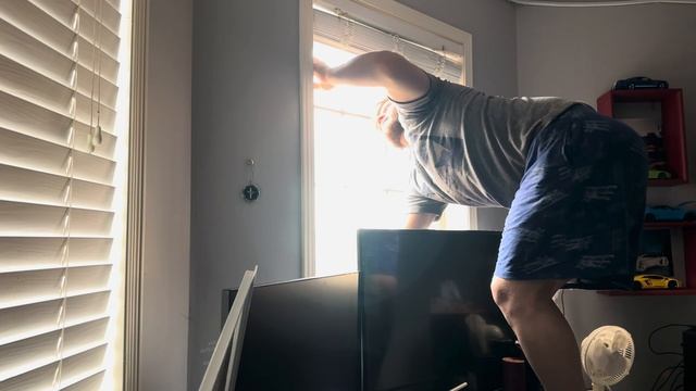 Good morning how I close my window with a broken window crank смотреть онлайн