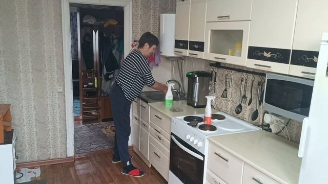 Субботничаю/У меня всё шкварчит и варится😋👋