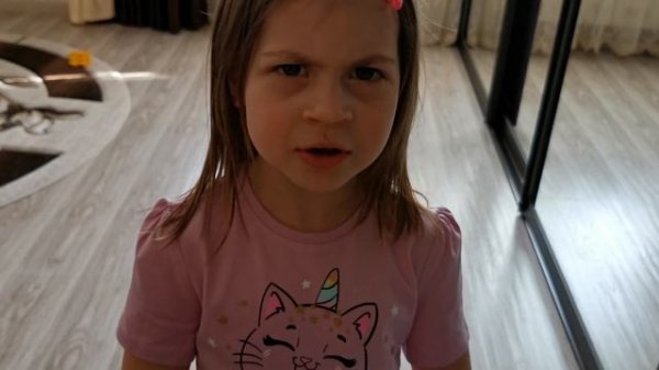 Настя играет в куклы. Поучительная история для детей