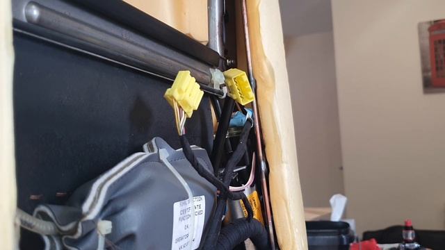 Jaguar XK8 / XKR Headrest Fix смотреть онлайн