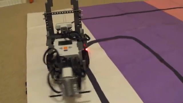 Lego Mindstorms NXT Line Following Forklift part 2 смотреть онлайн