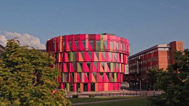 Lynk & Co - HQ Lindholmen Gothenburg смотреть онлайн