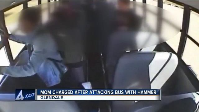 Video captures mother busting out bus window with hammer in Glendale смотреть онлайн