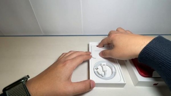 Apple iPhone 13 (128GB) - (PRODUCT) RED