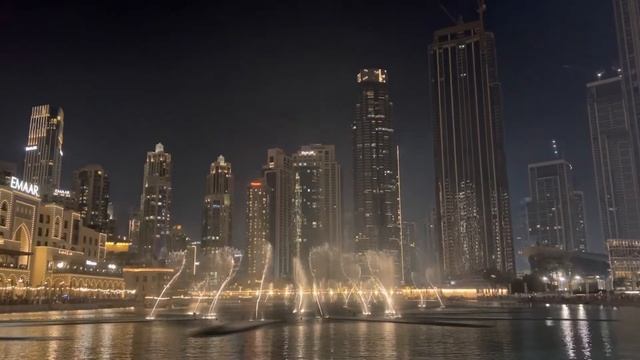 Dubai burj khalifa ( dubai mall ) fountain show iphone 13 pro max cinematic смотреть онлайн