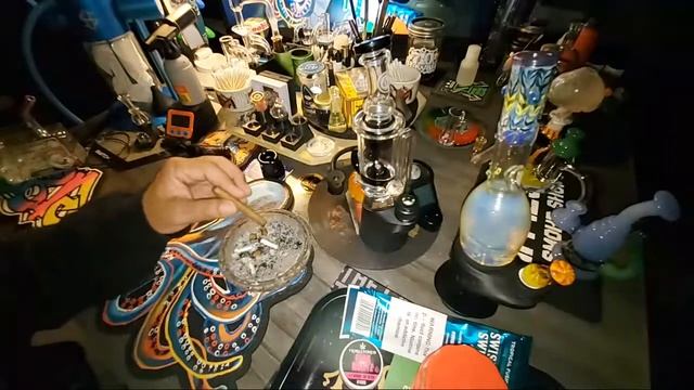 How to roll a Blunt and smoke it!! смотреть онлайн