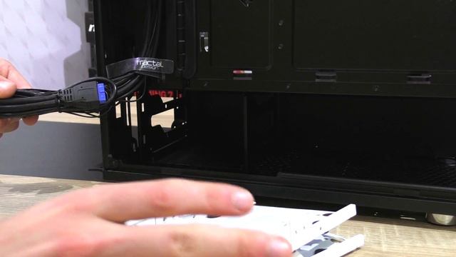Fractal Design Define Mini C Review смотреть онлайн