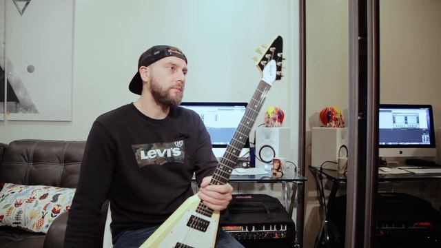 Gibson Flying V white 1996 смотреть онлайн