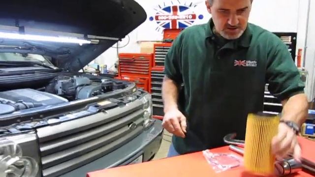 Range Rover Full Size L322 Oil Change смотреть онлайн