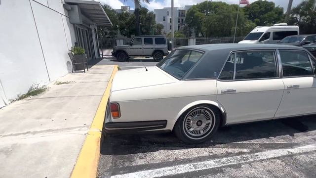 1990 Rolls Royce Silver Spur is STUNNING смотреть онлайн
