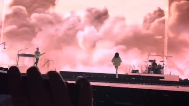 Billie Eilish - Happier Than Ever - Live @ O2 Arena, London - 16/06/22 смотреть онлайн