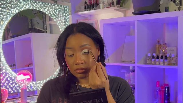 How to create a cut crease смотреть онлайн
