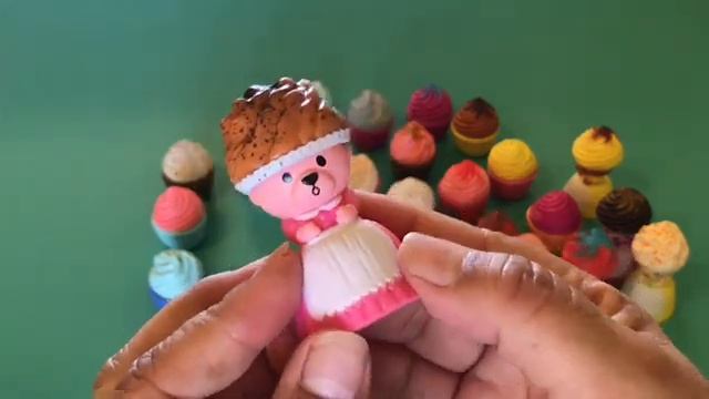 Mini Cupcake Bears Toy Unboxing & Review смотреть онлайн