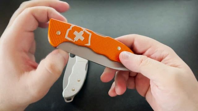 Victorinox Hunter Pro Alox Limited Edition 2021 - Présentation смотреть онлайн