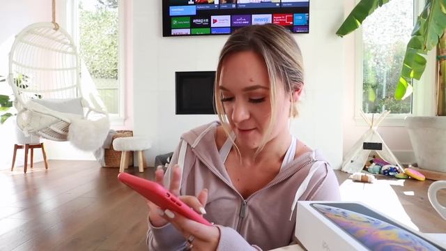 Getting the New iPHONE XS MAX for FREE!! *biggest surprise ever! смотреть онлайн