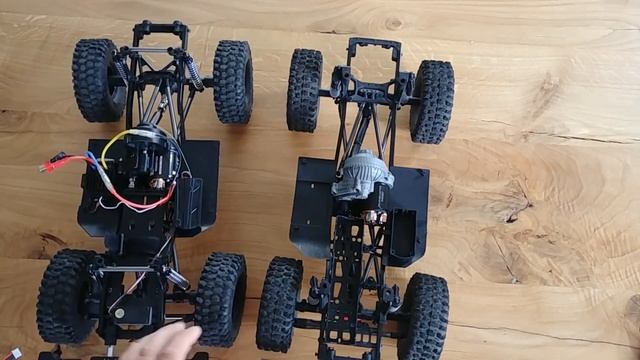Axial SCX10 II Vs Axial Copy (Injora)