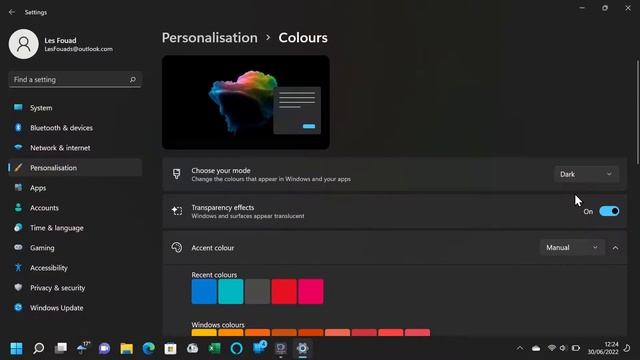 How to enable dark theme on Windows 11 laptop or computer смотреть онлайн