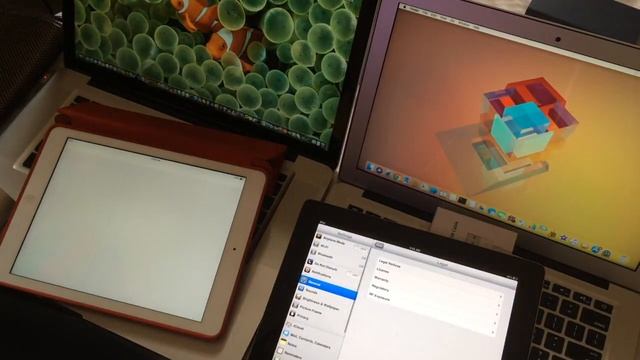 iOS 11.3 VS iOS 6.0.1 Speed Comparison смотреть онлайн