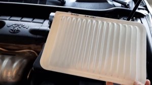 How to replace air filter on Toyota Camry 2011