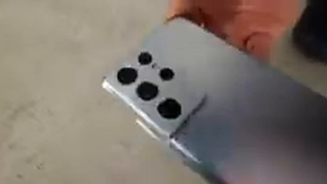 Galaxy S21 Ultra vs iPhone 12 Pro Max Drop Test! 128 x 256 смотреть онлайн