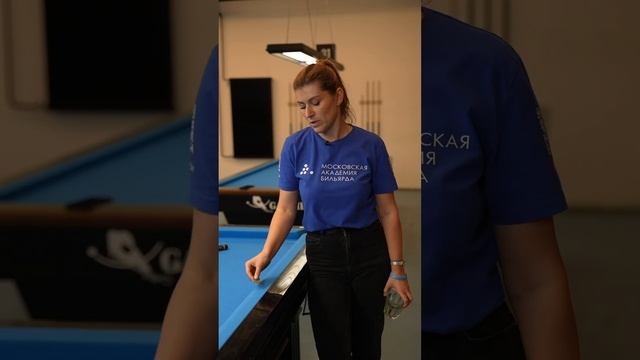 Эффектный трюк с монеткой в бильярде смотреть онлайн