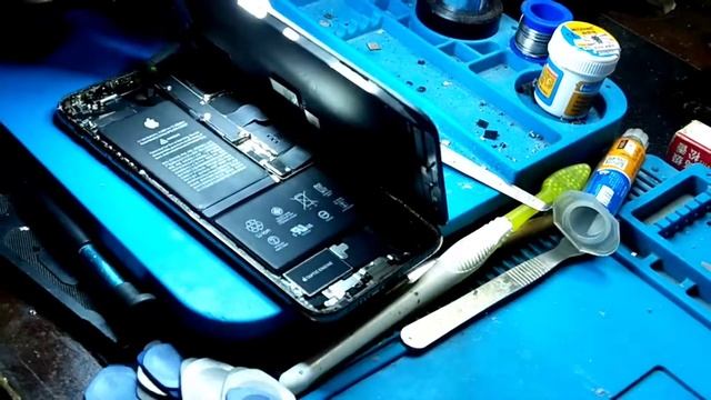 iPhone xs max display changing replacement and new display dspmobiles смотреть онлайн