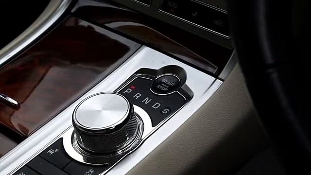 Jaguar XF 3.0 TD V6 Portfolio 4dr (start/stop) смотреть онлайн
