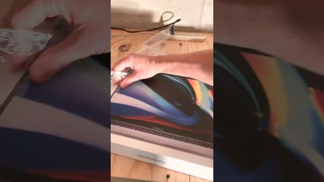 2020 16-inch MacBook Pro Unboxing смотреть онлайн