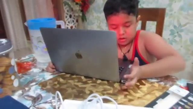 macbook pro unboxing смотреть онлайн