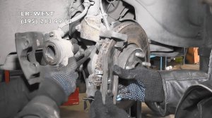 Замена передних тормозных колодок и тормозных дисков на Ленд Ровер Фрилендер 2