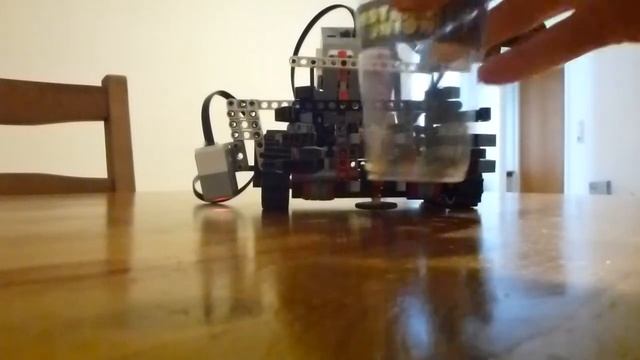 Lego Mindstorms EV3 Grabber / dinner serving robot / naughty robot смотреть онлайн
