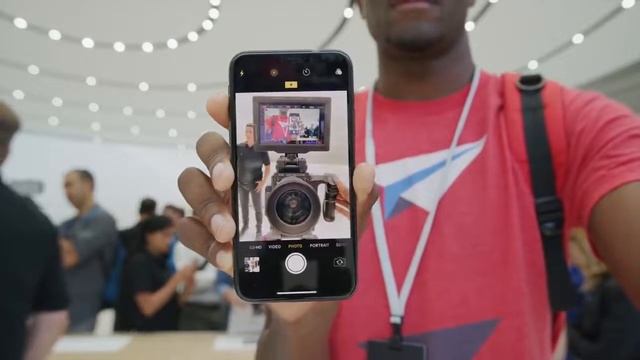 iPhone Xs and iPhone Xs Max Impressions! смотреть онлайн