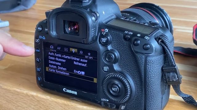 Canon 5D iii - Speicherkarte formatieren смотреть онлайн
